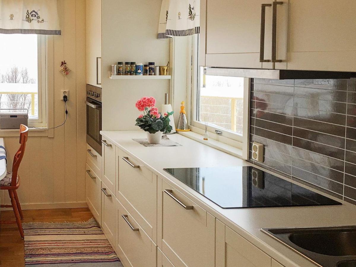 6 Person Holiday Home In Olderdalen Bagian luar foto
