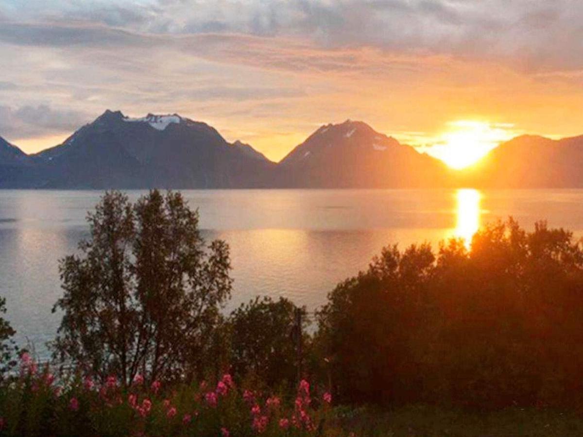 6 Person Holiday Home In Olderdalen Bagian luar foto